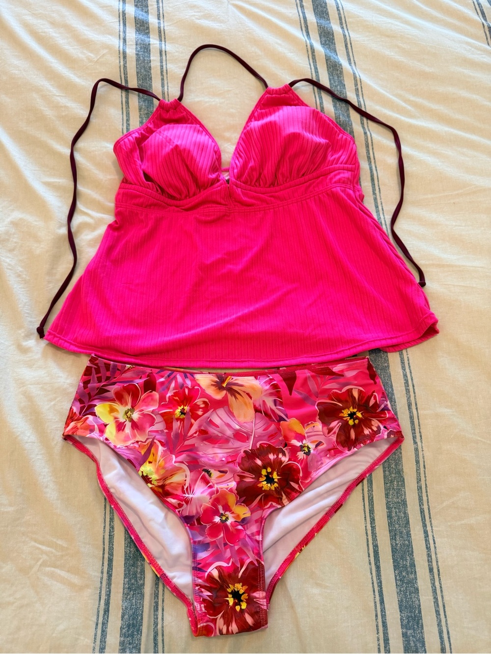 Women’s Hot Pink Floral Tankini Set NWOT
